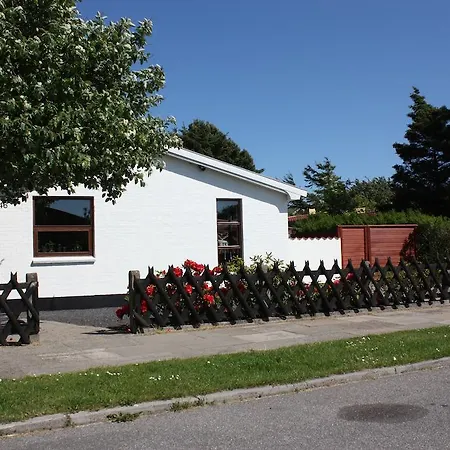 Holiday home Ferie 2 *
